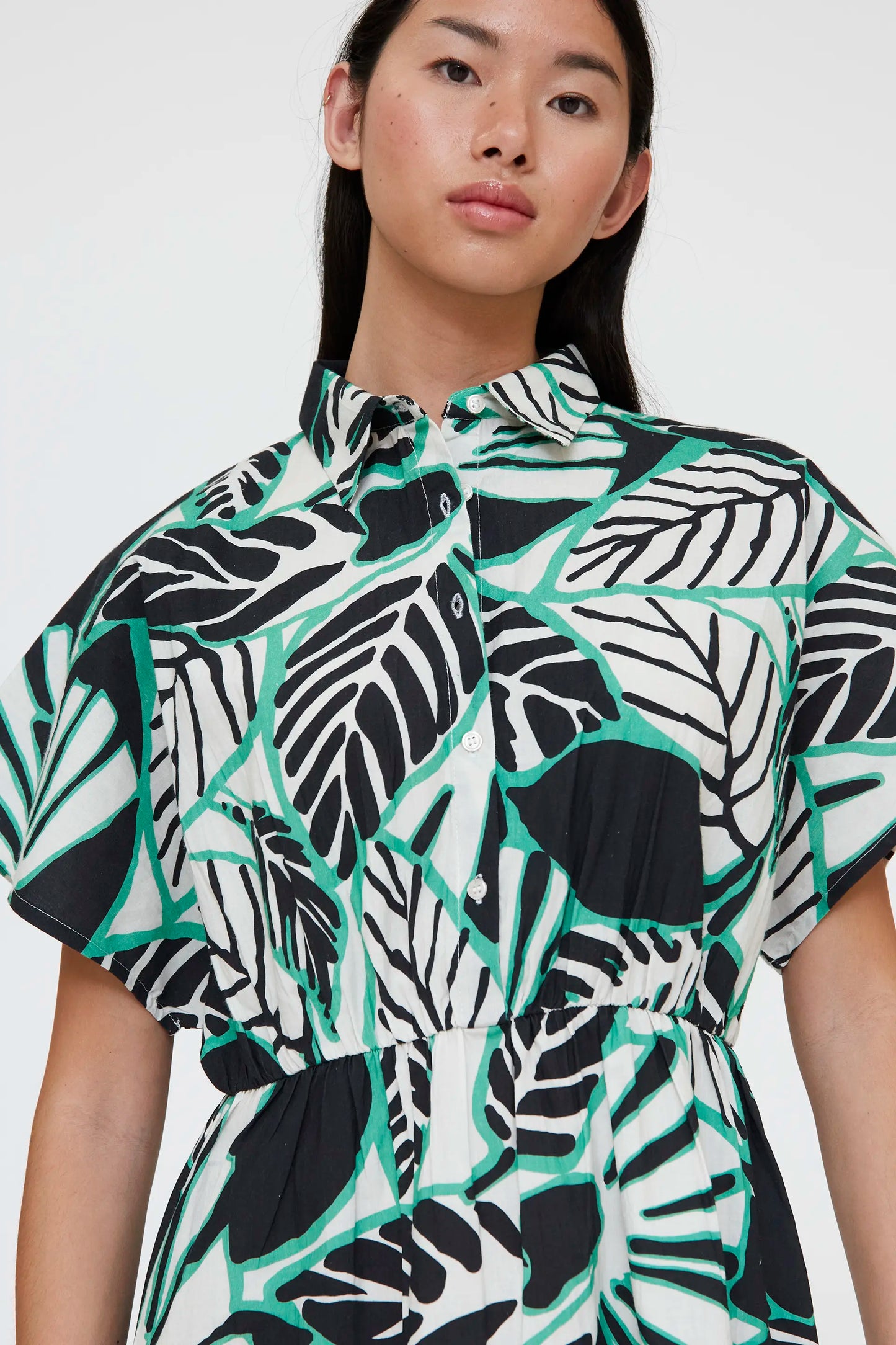 Short dress with iguana print