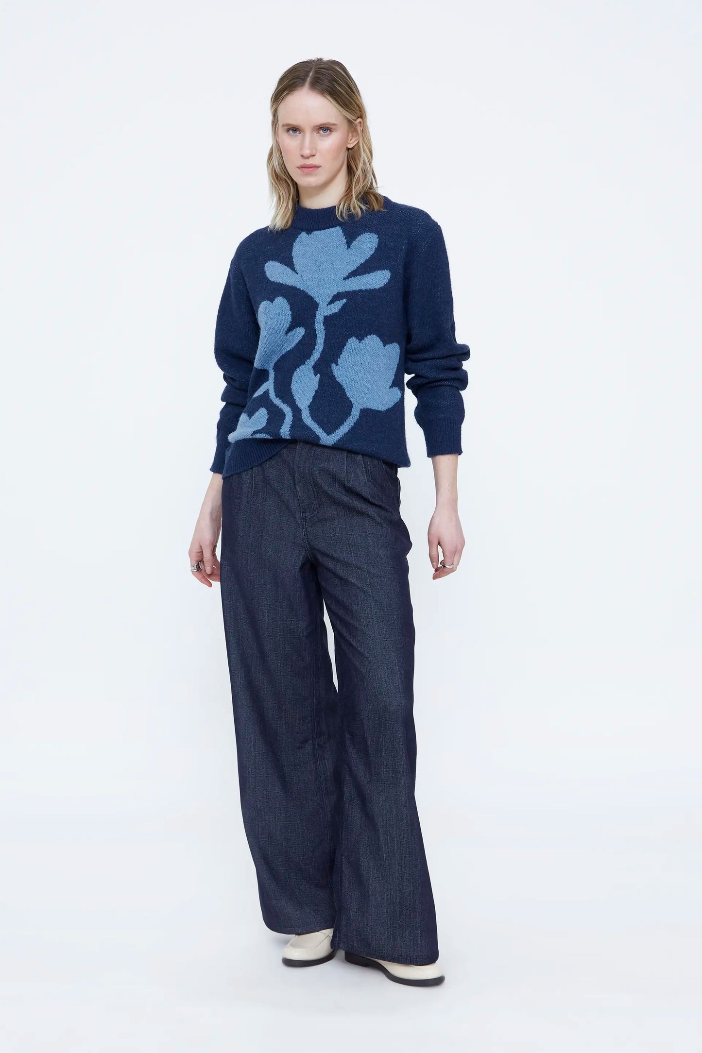Navy blue jersey with blue floral print