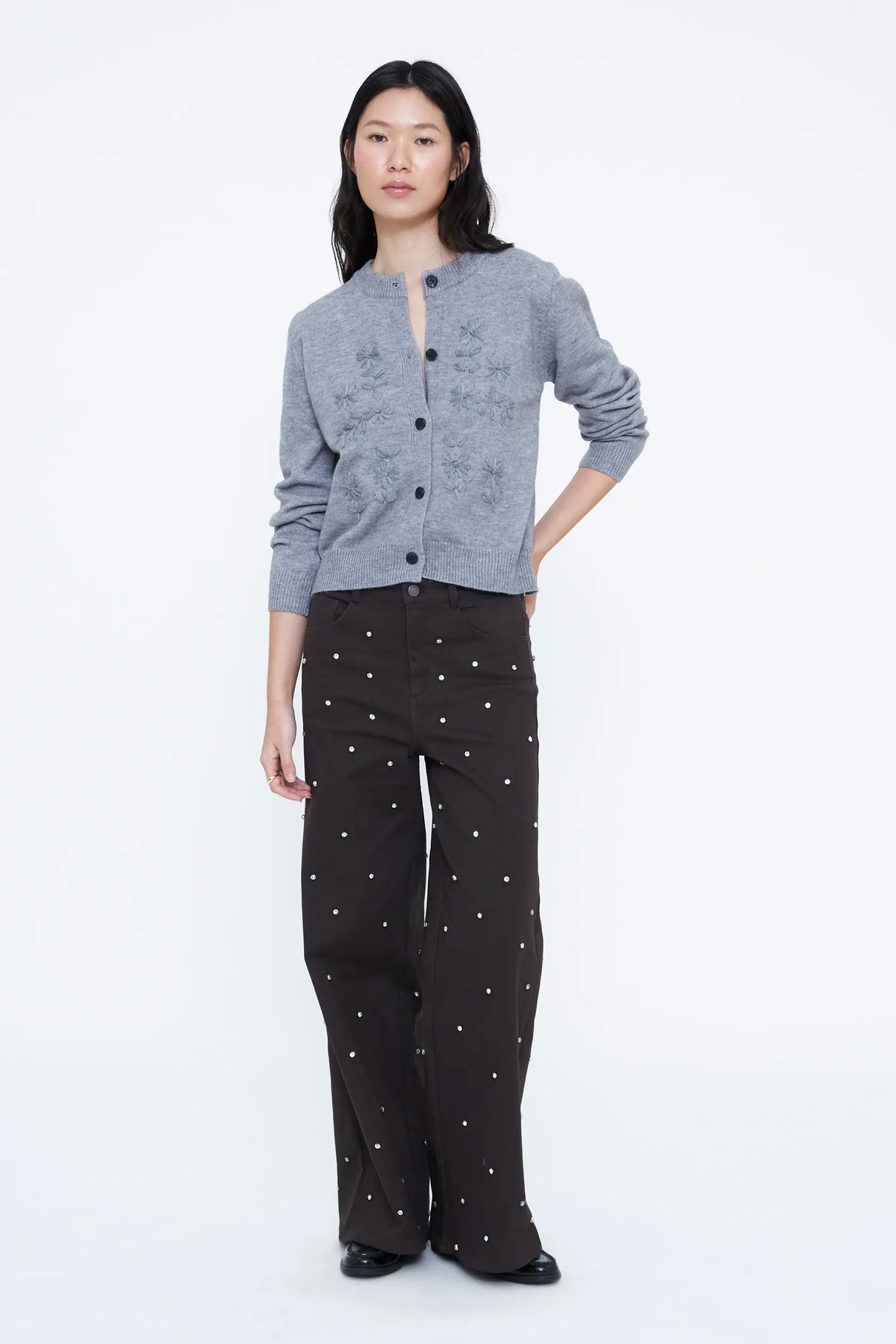 Gray knit cardigan with floral embroidery