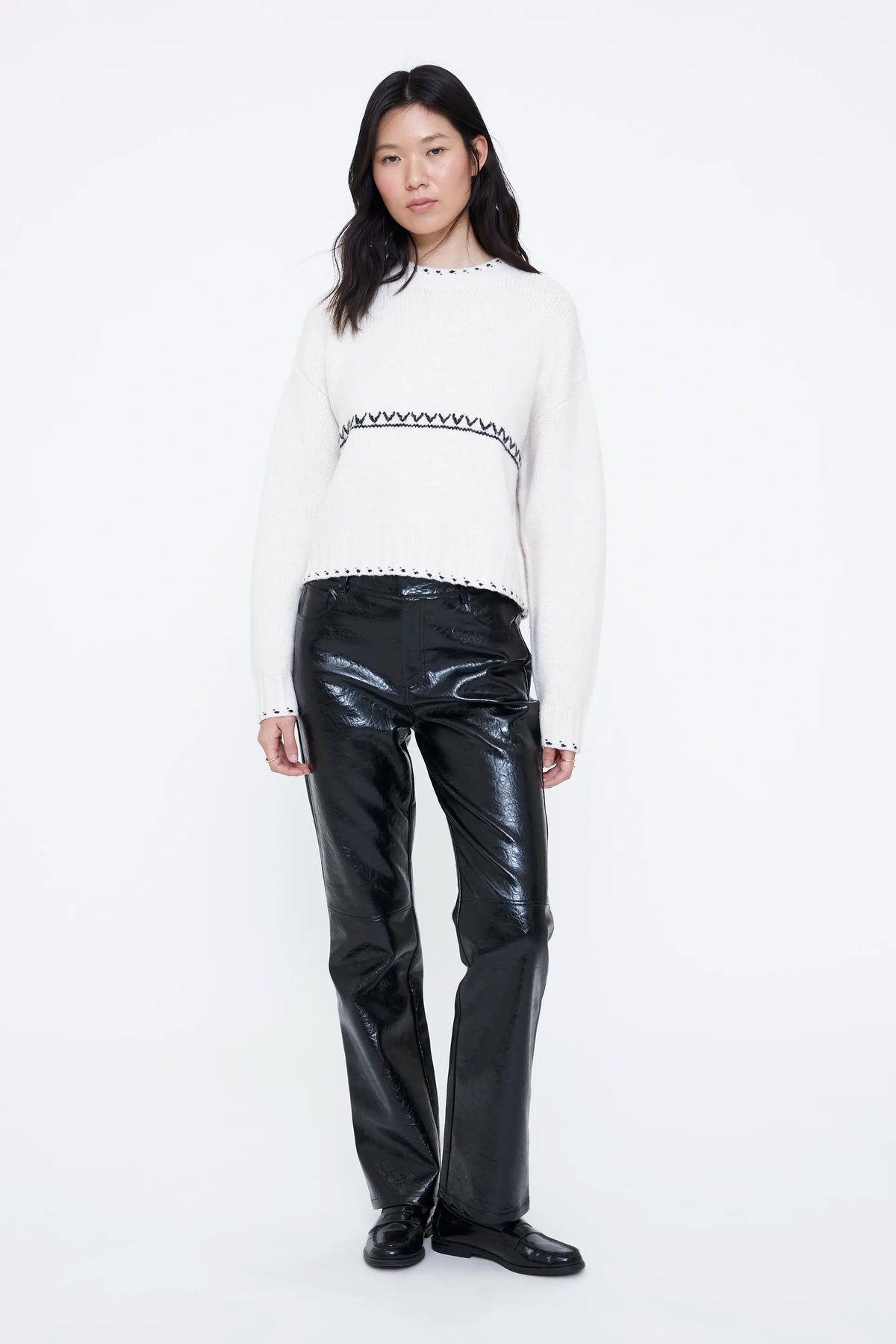 White knit jersey with black details