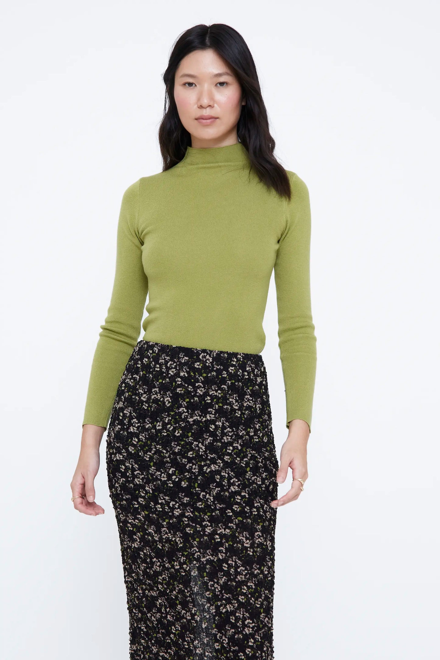 Top cuello alto verde