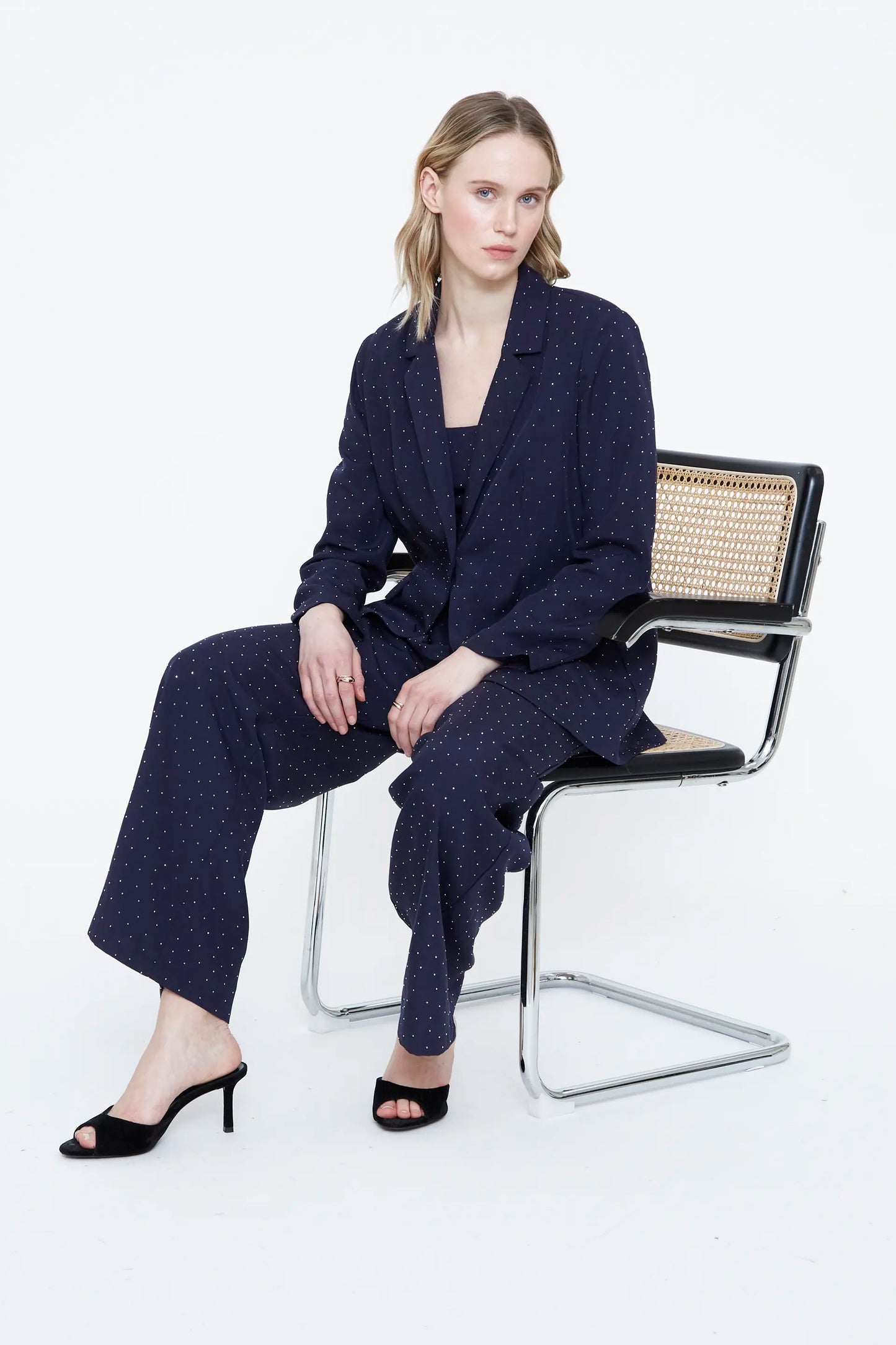Blazer azul marino con apliques