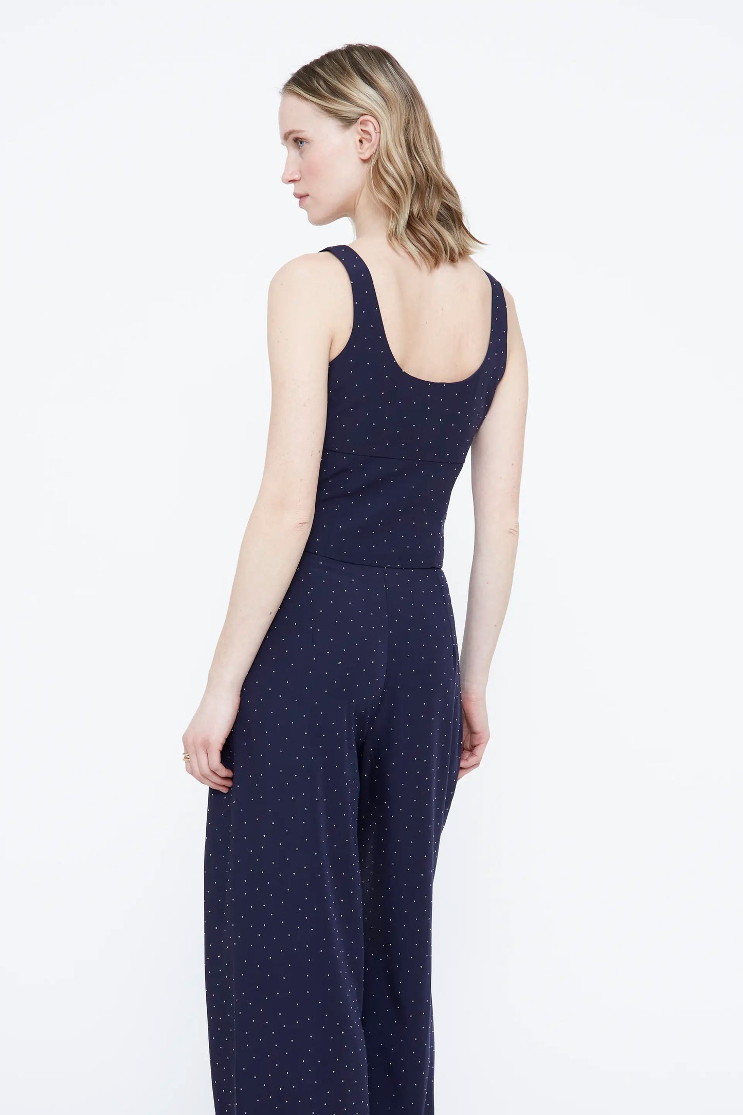 Top azul marino con apliques