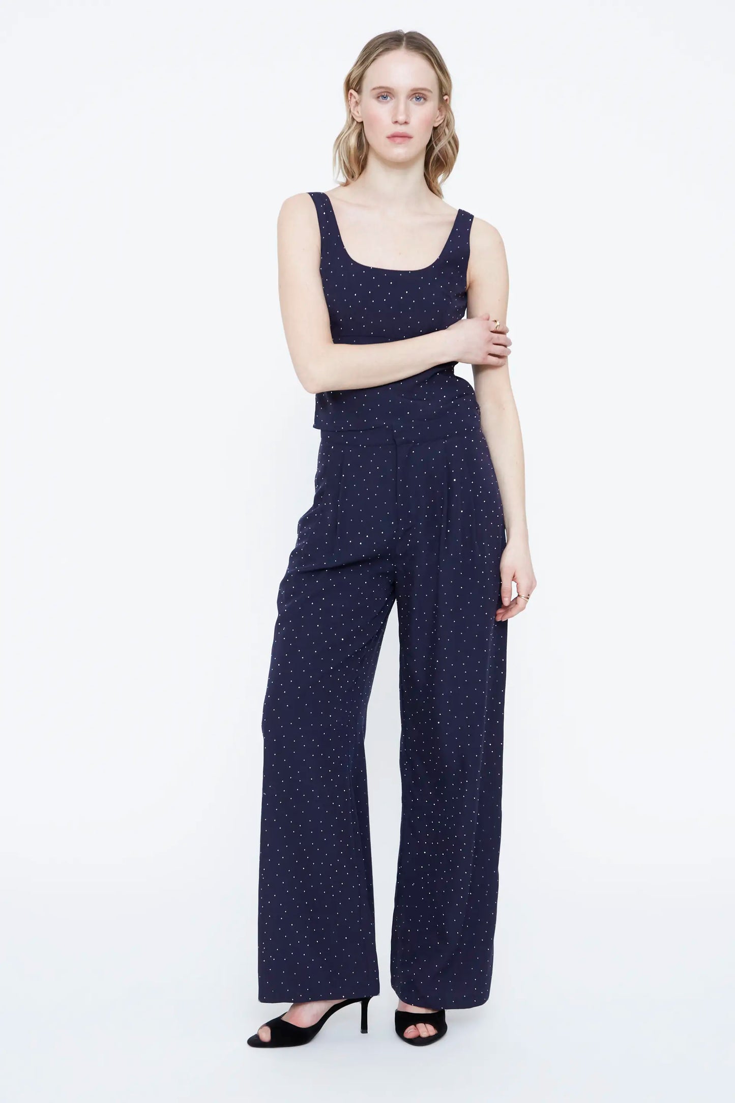 Top azul marino con apliques