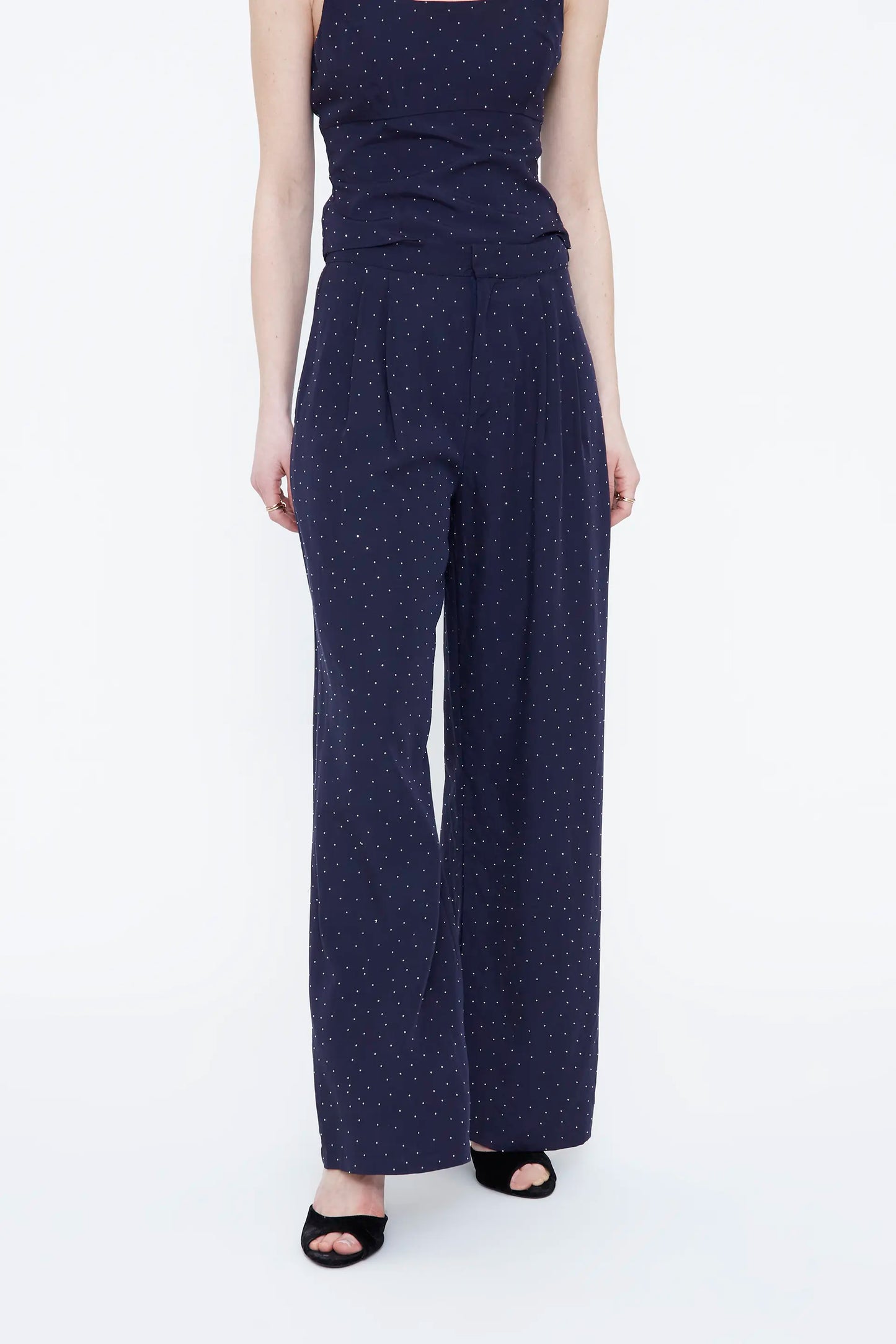 Pantalón azul marino con apliques