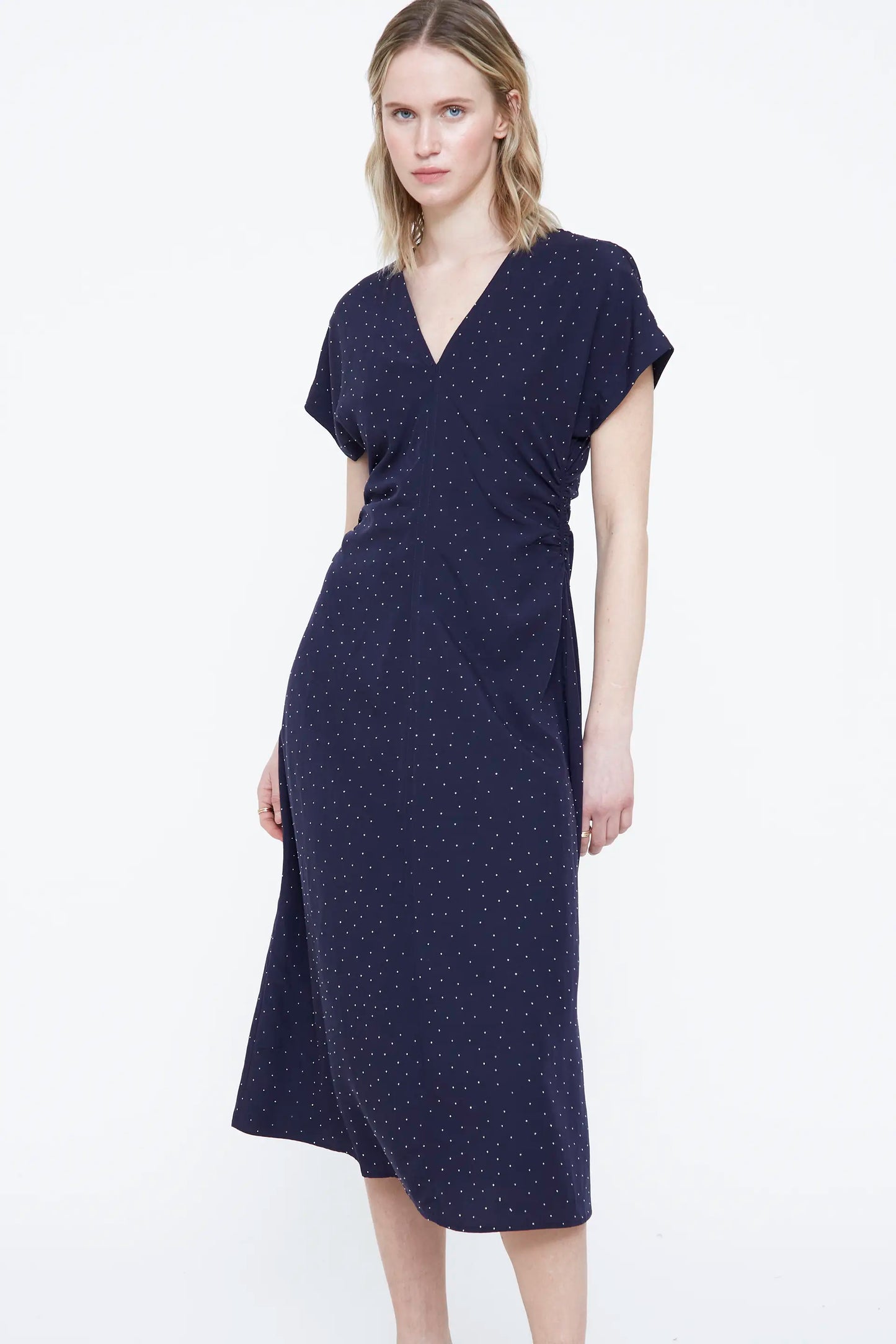 Vestido midi azul marino con mini apliques plateados