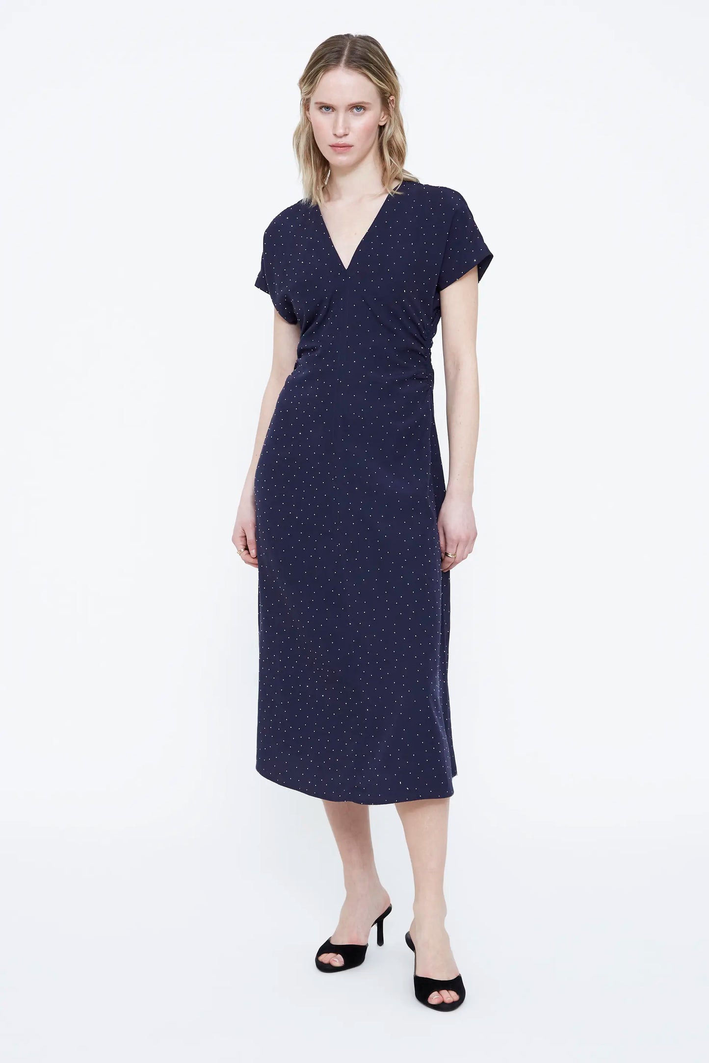 Vestido midi azul marino con mini apliques plateados