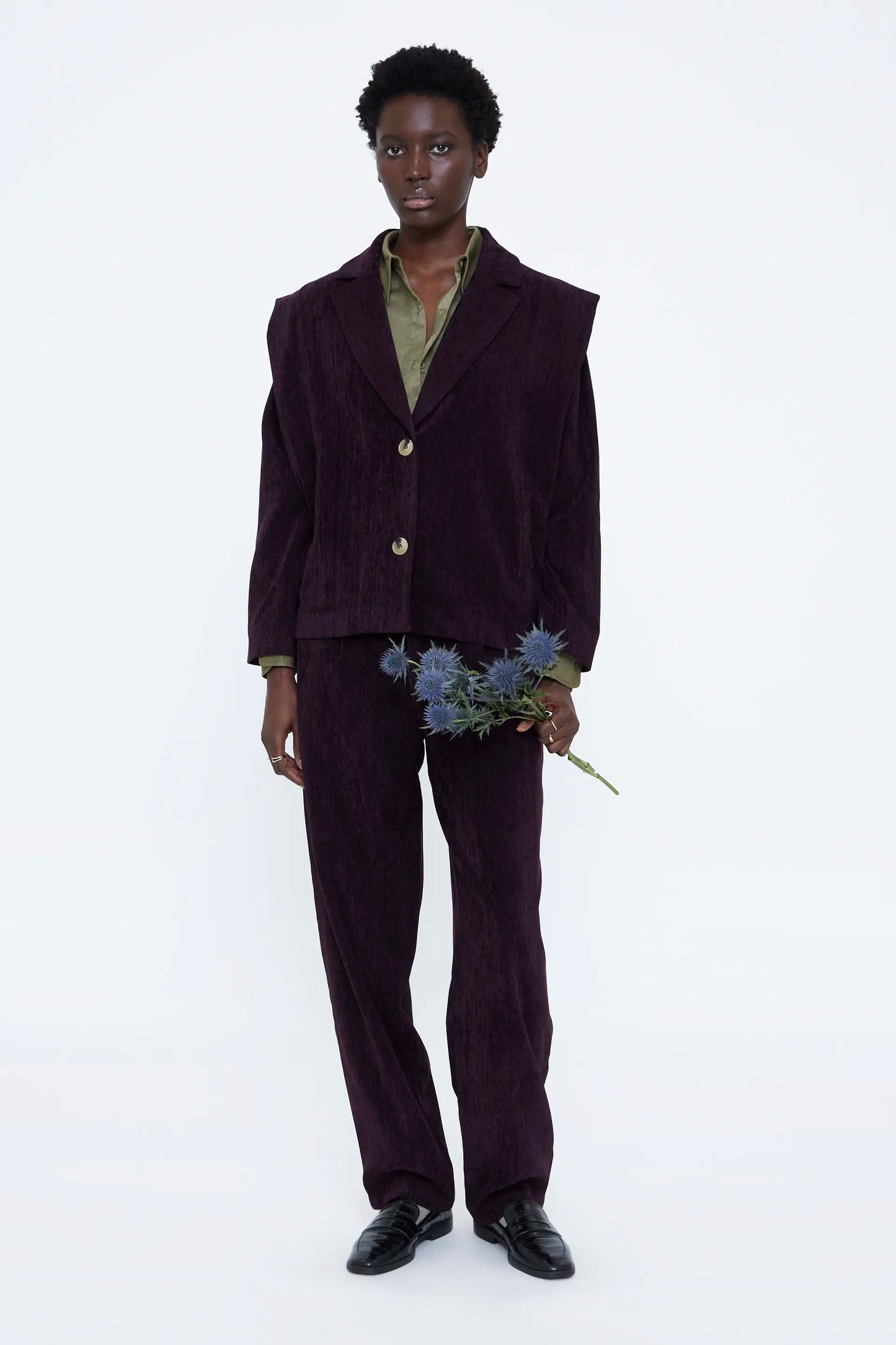 Blazer burdeos con hombreras