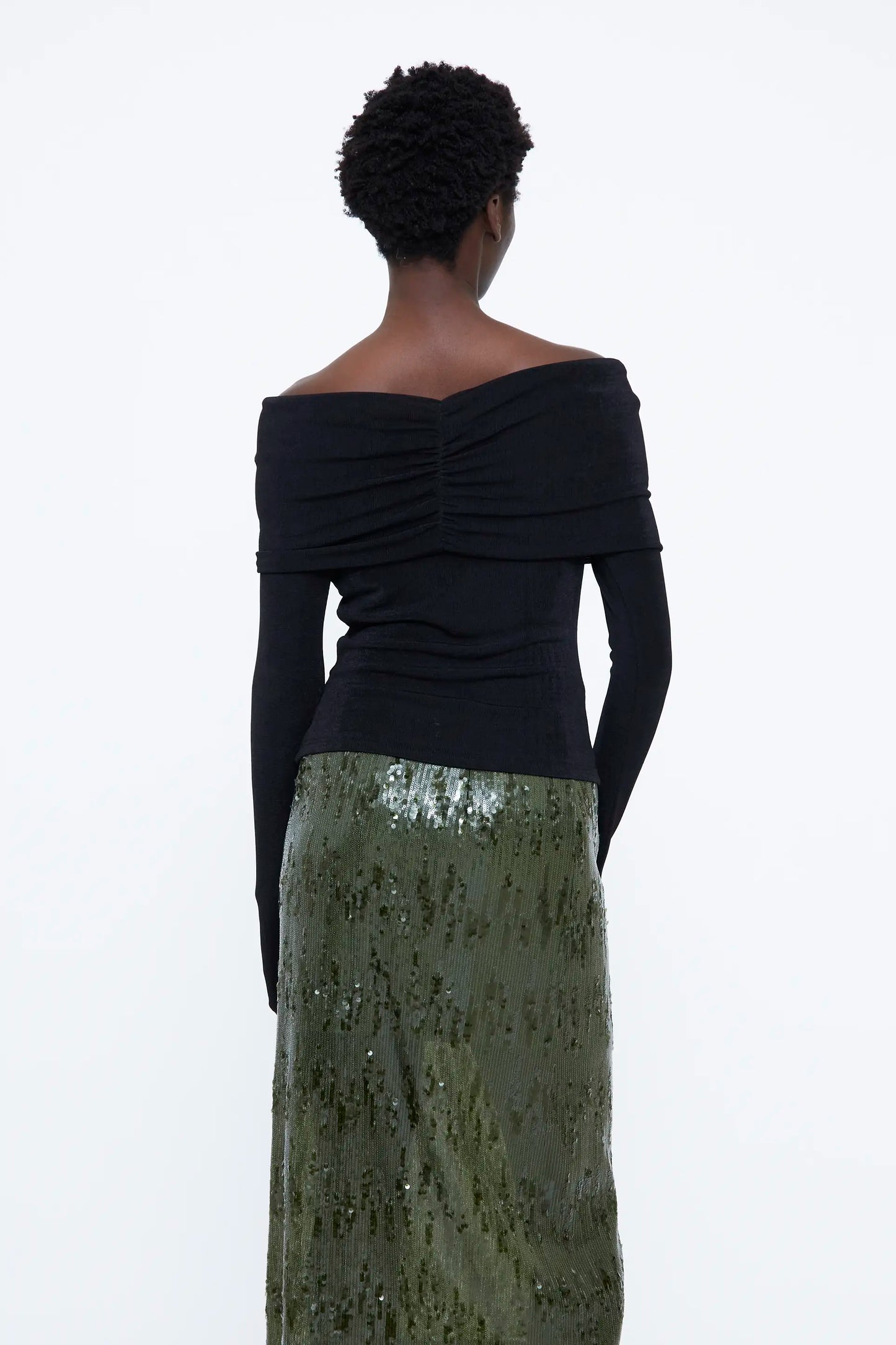 Top cuello barco negro