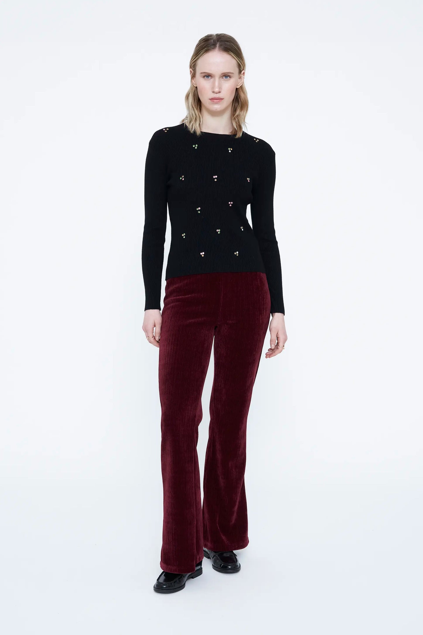 Pantalón de terciopelo burdeos