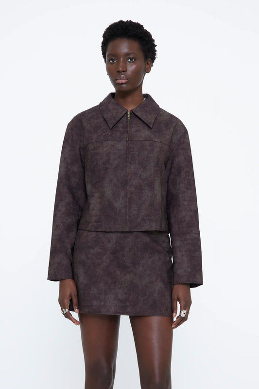 Chaqueta piel efecto cocodrilo marrón