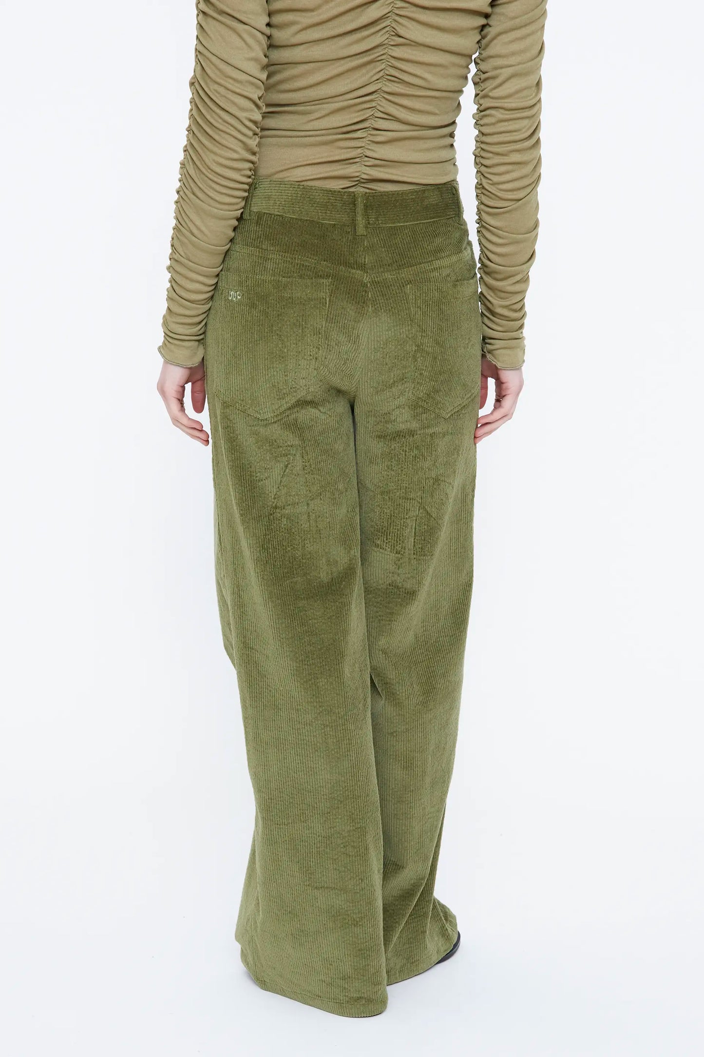 Pantalón pana verde oliva
