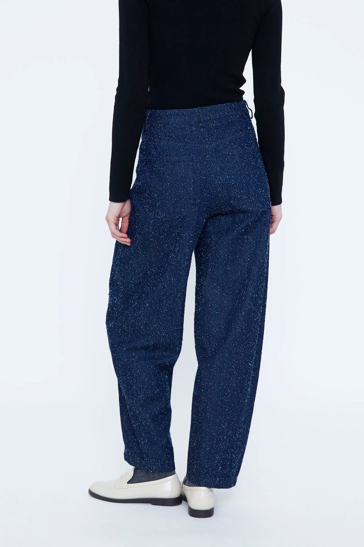 Pantalón vaquero con textura azul marino