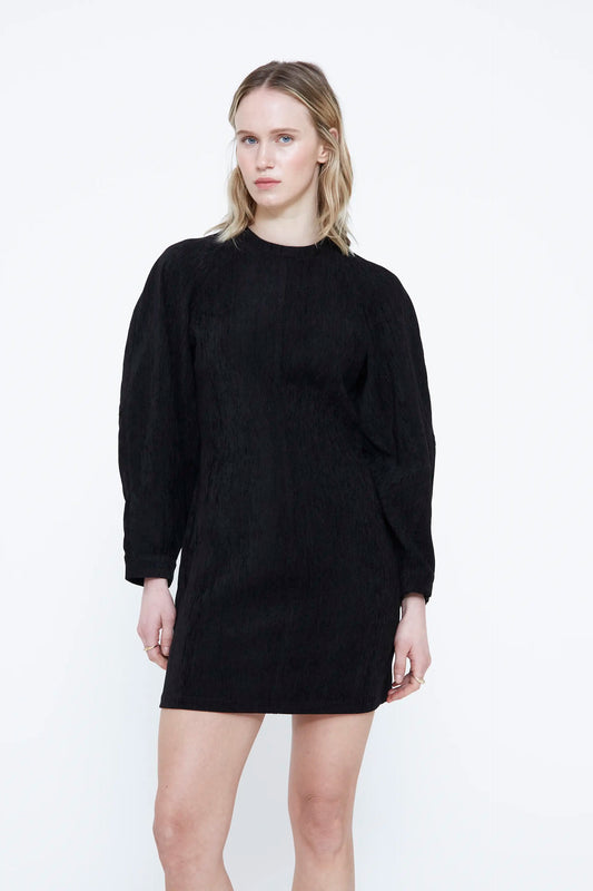 Vestido corto de terciopelo negro