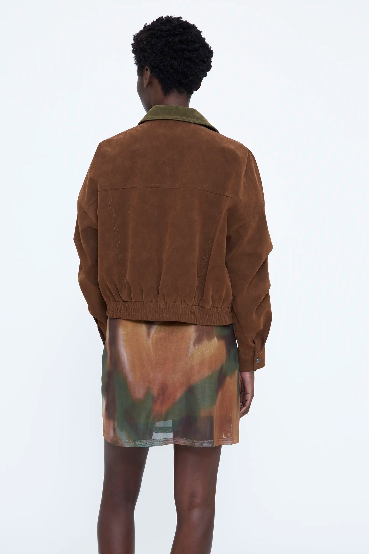 Chaqueta ante marrón con bolsillos