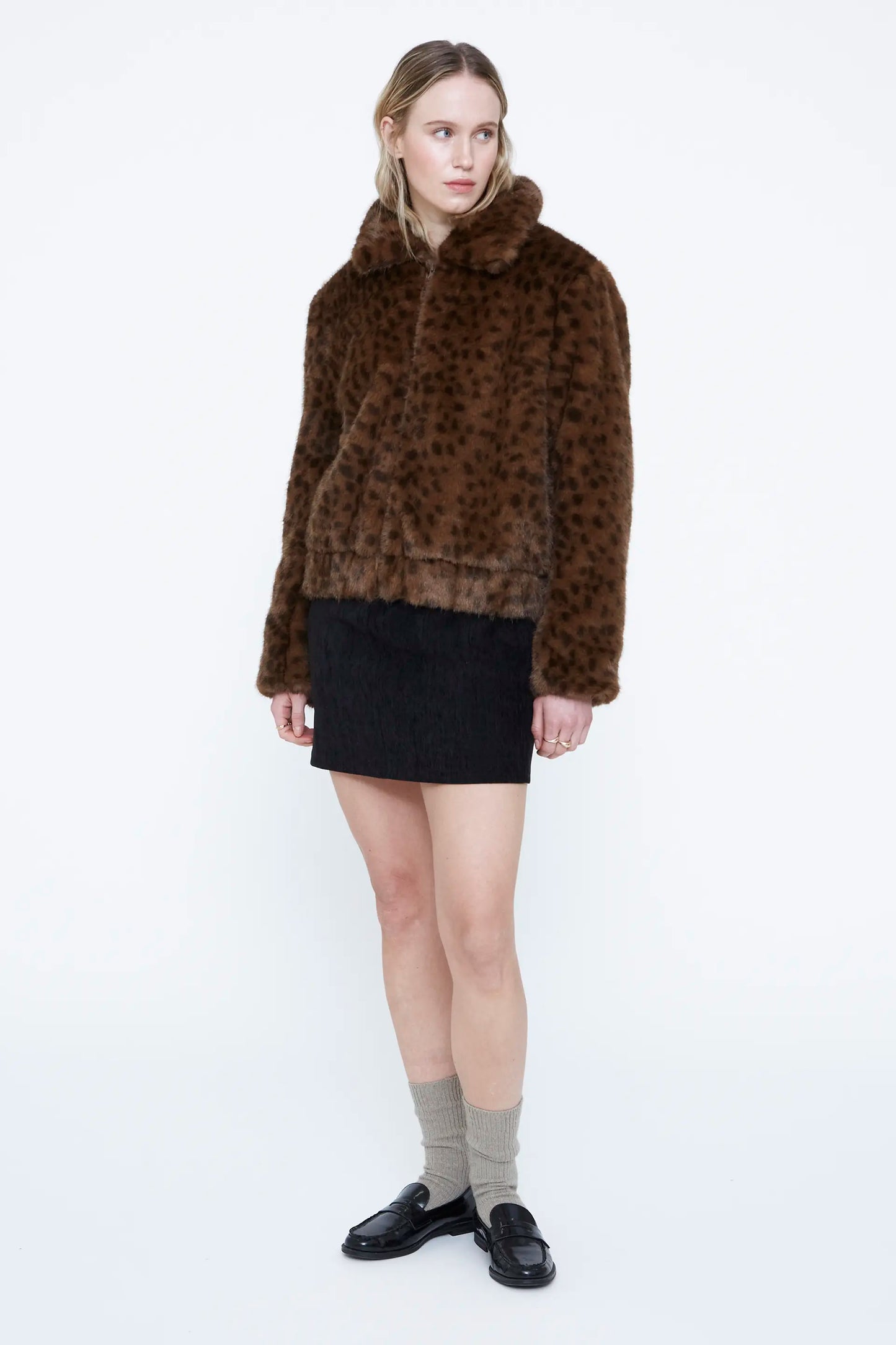 Abrigo corto efecto leopard