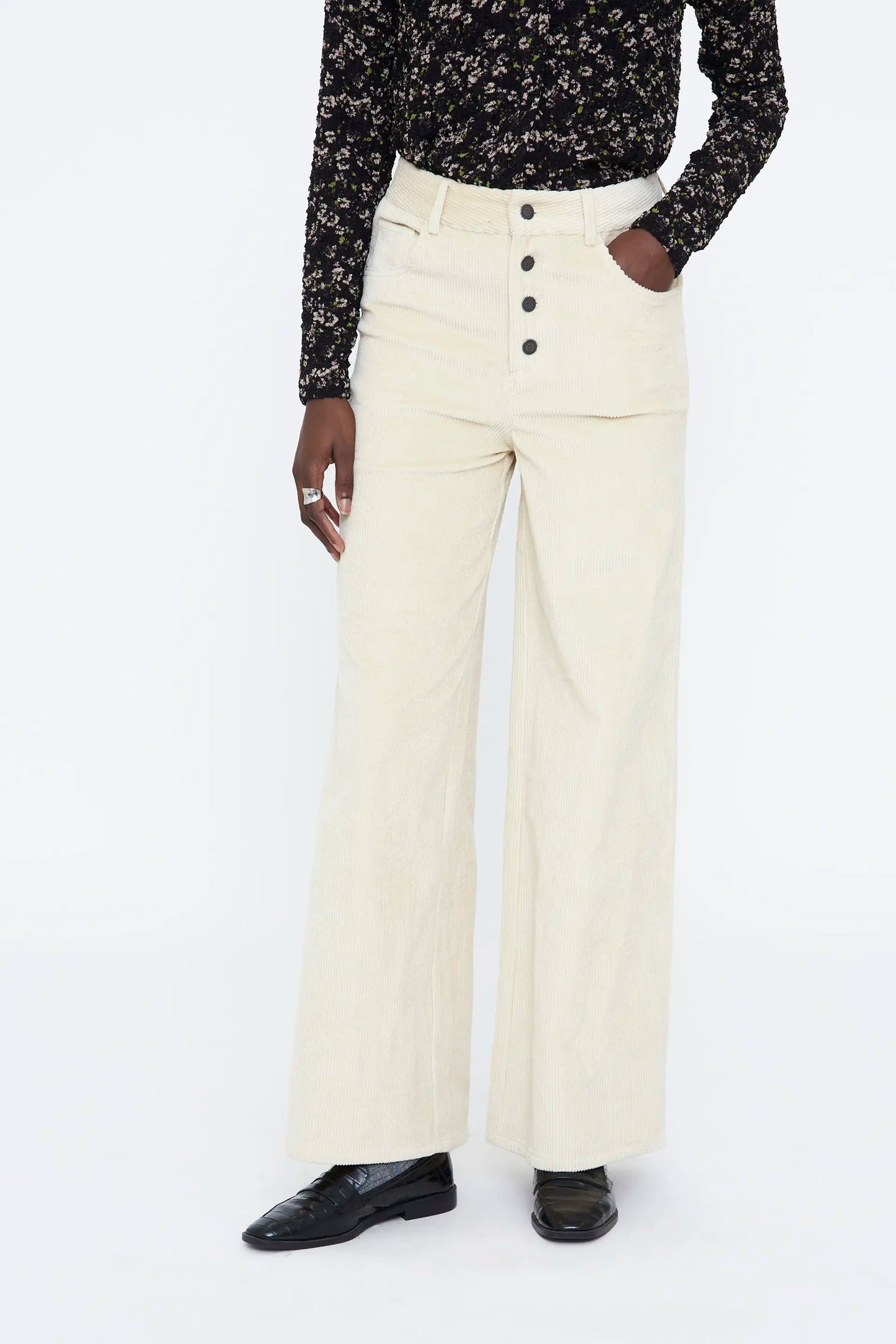 Pantalón de pana blanco roto